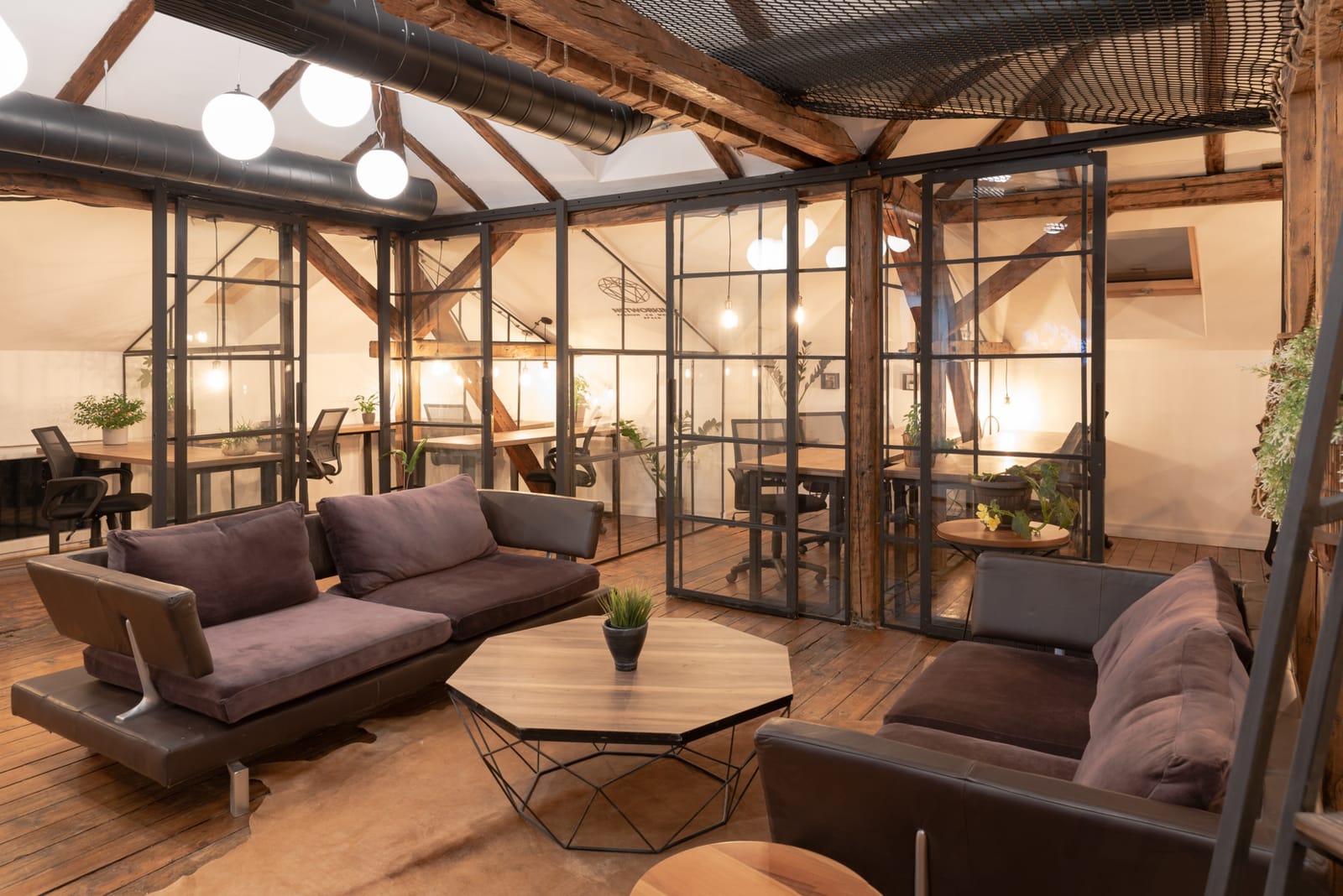 Live-feeling co-working space ready for filming in Sofia - Photo 9