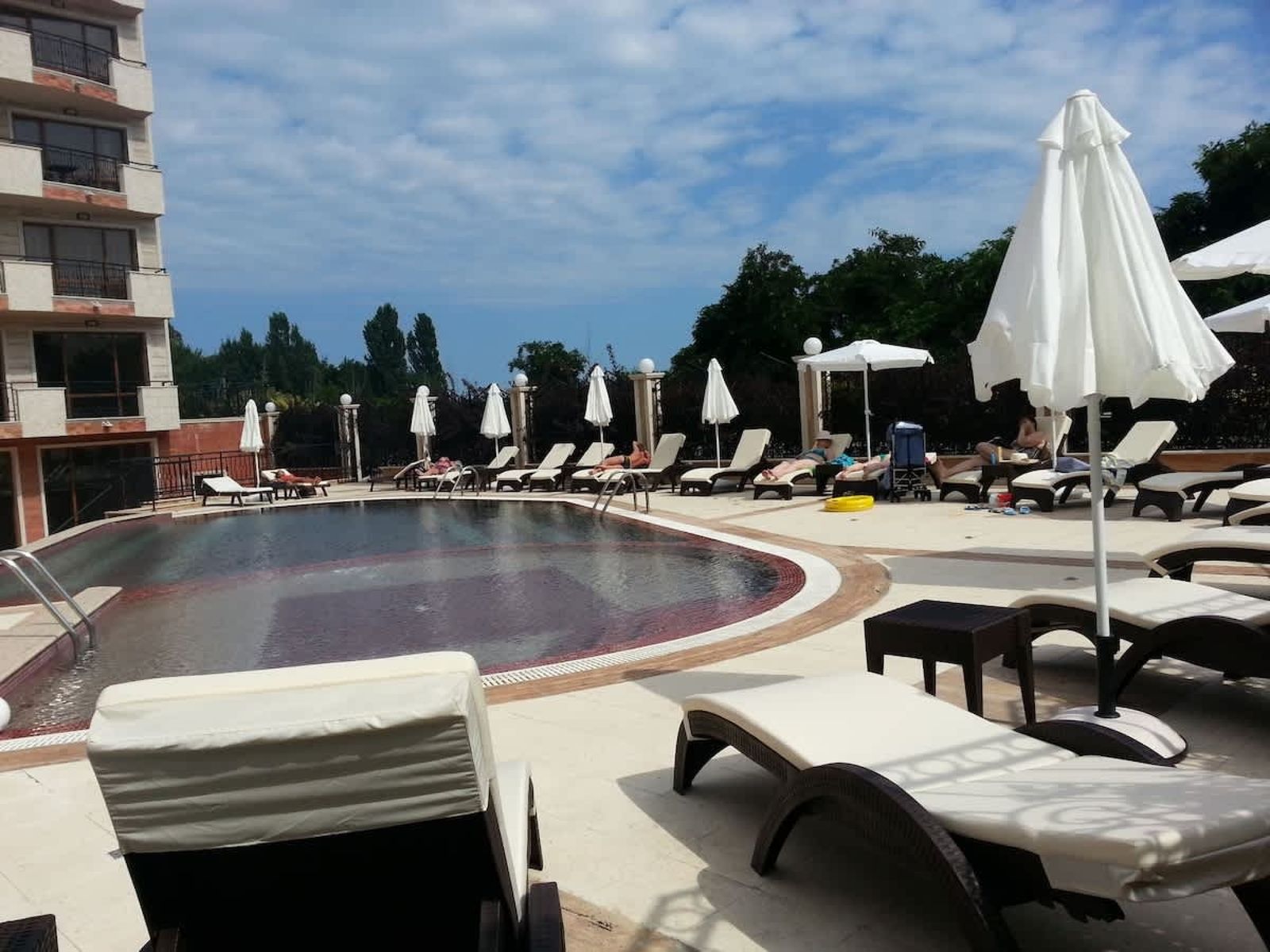 River Park Superior Studio with pool view - Cover Photo