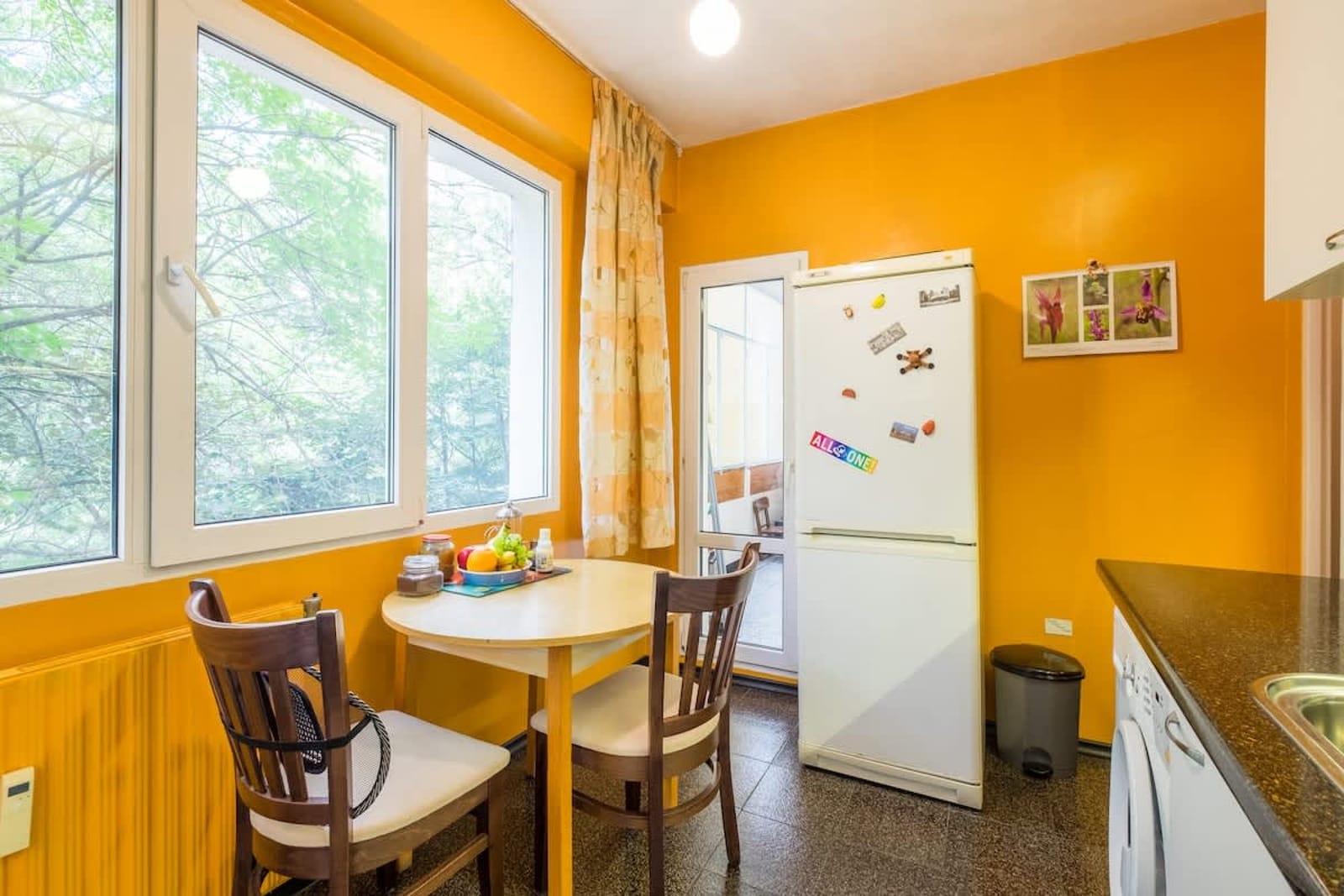 Beautiful Flat in Central Location - Photo 31