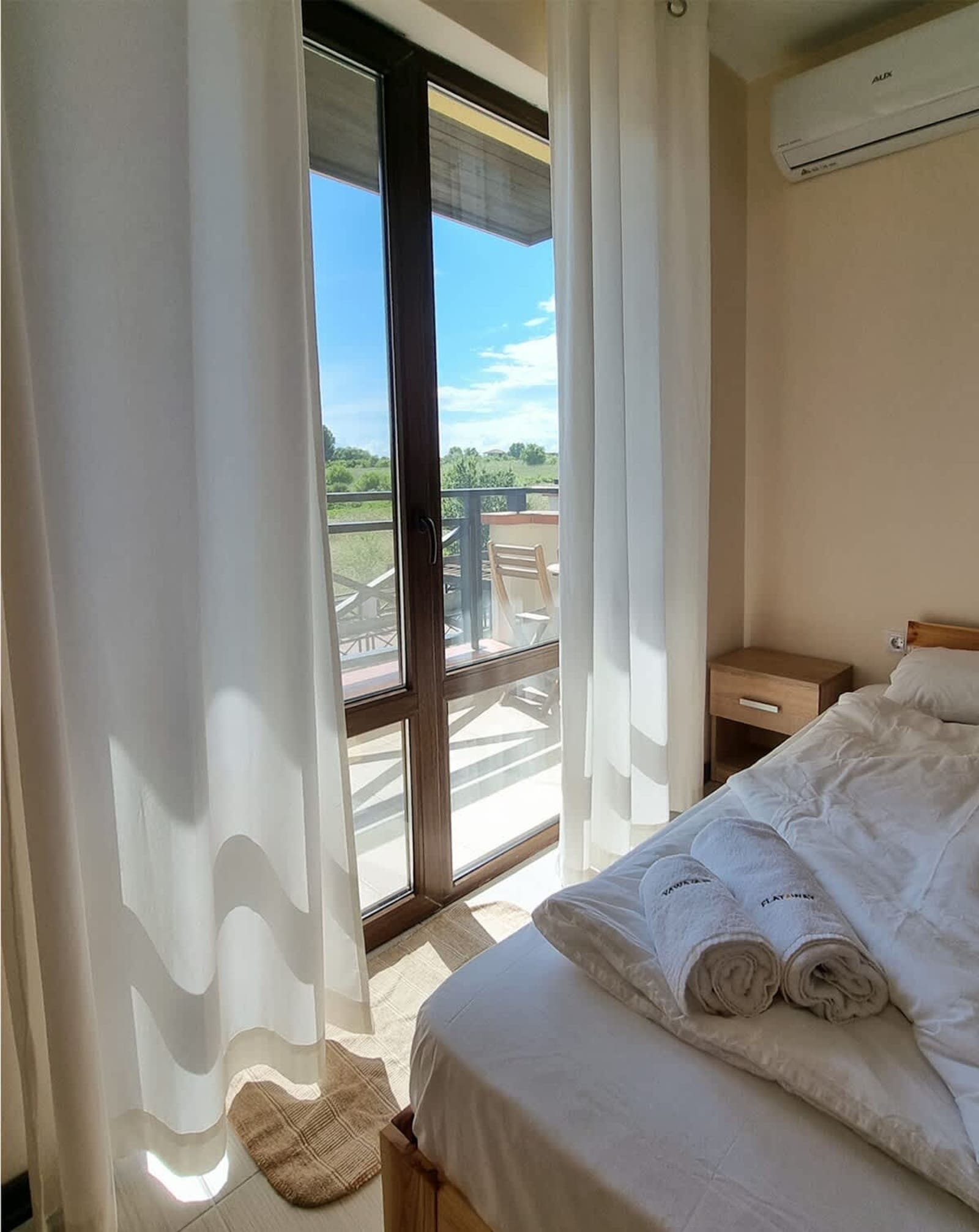 Spacious 3BD flat with Parking and Sea View - Photo 23