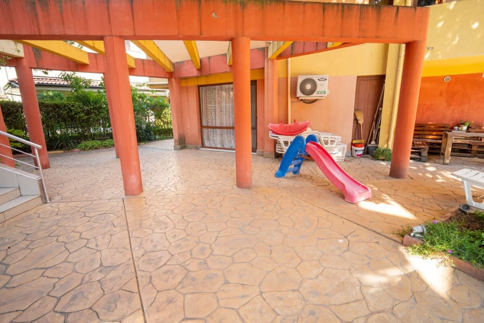 The Family Courtyard - Very LARGE 2BD Apartment - Photo 29