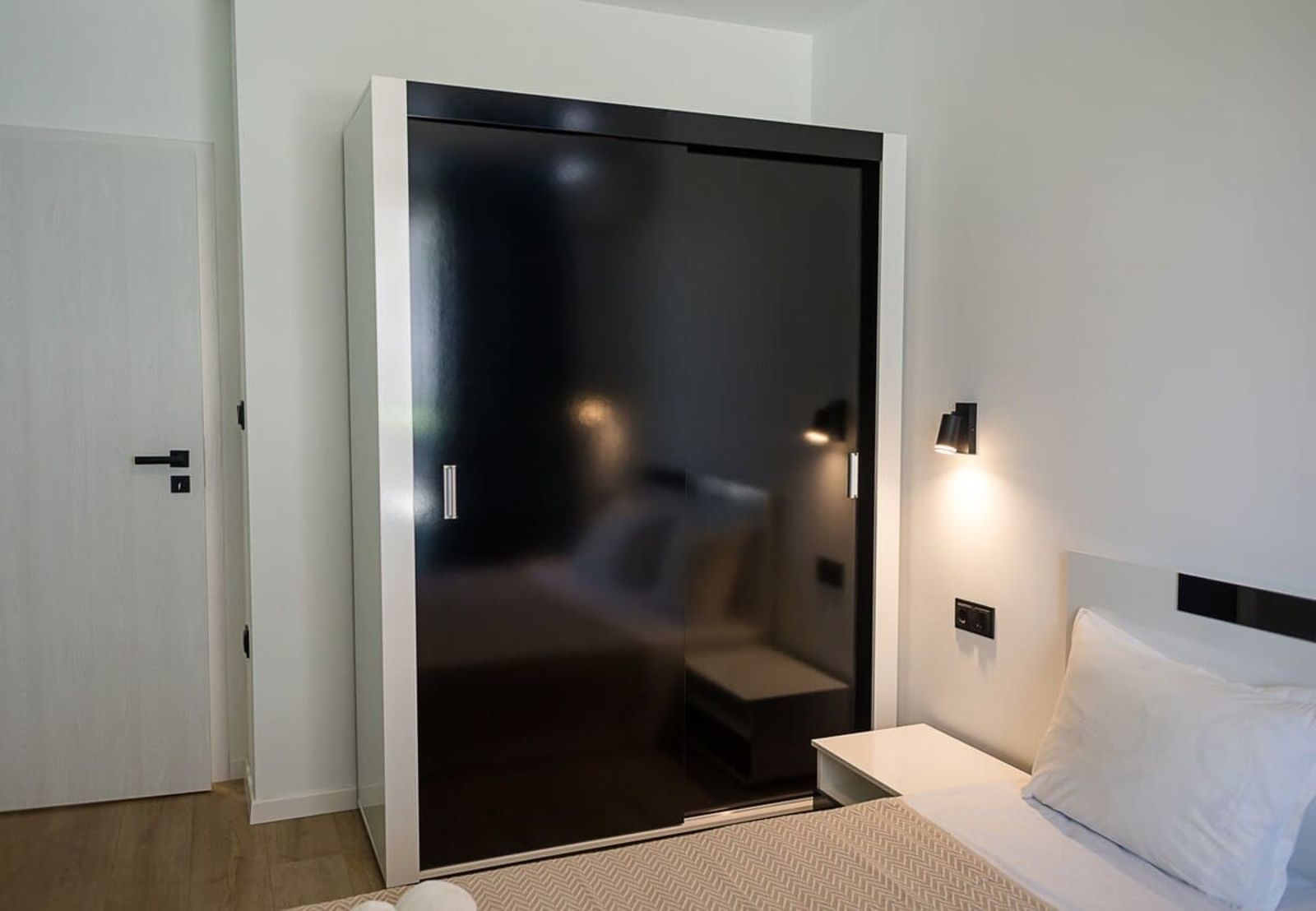 Chic 1BR Flat &amp; Garage | Garden Residence, Varna - Photo 15