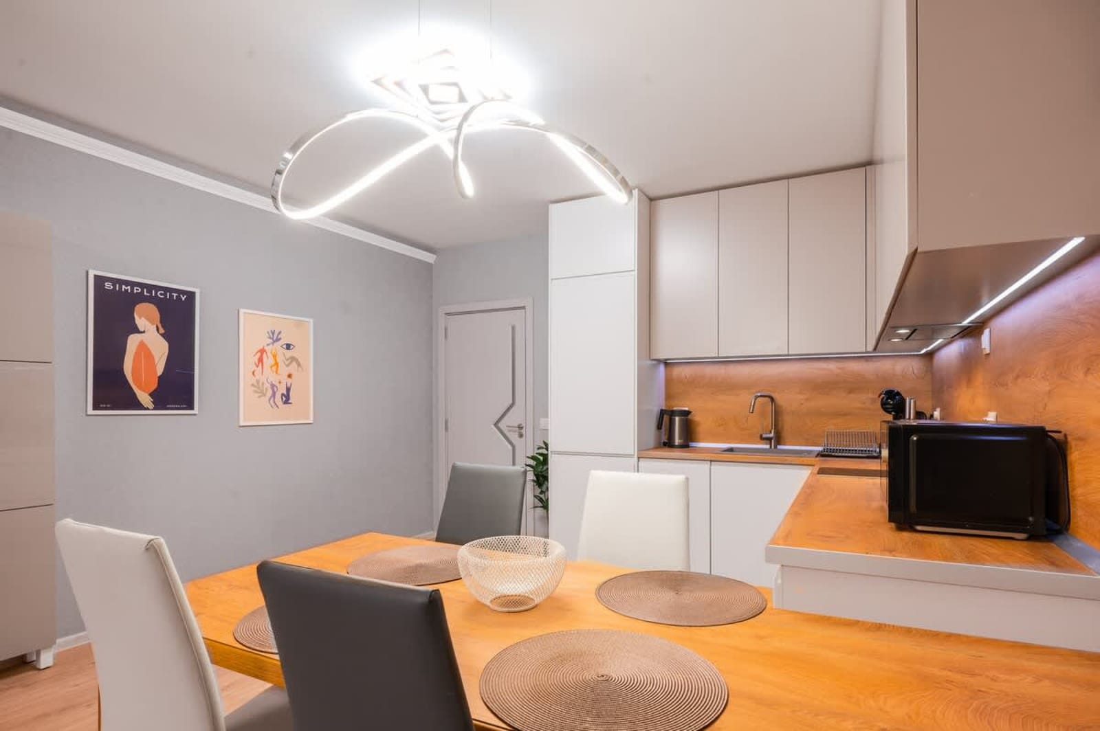 Urban Elegance at Its Finest Stylish 1-BD Flat - Photo 13