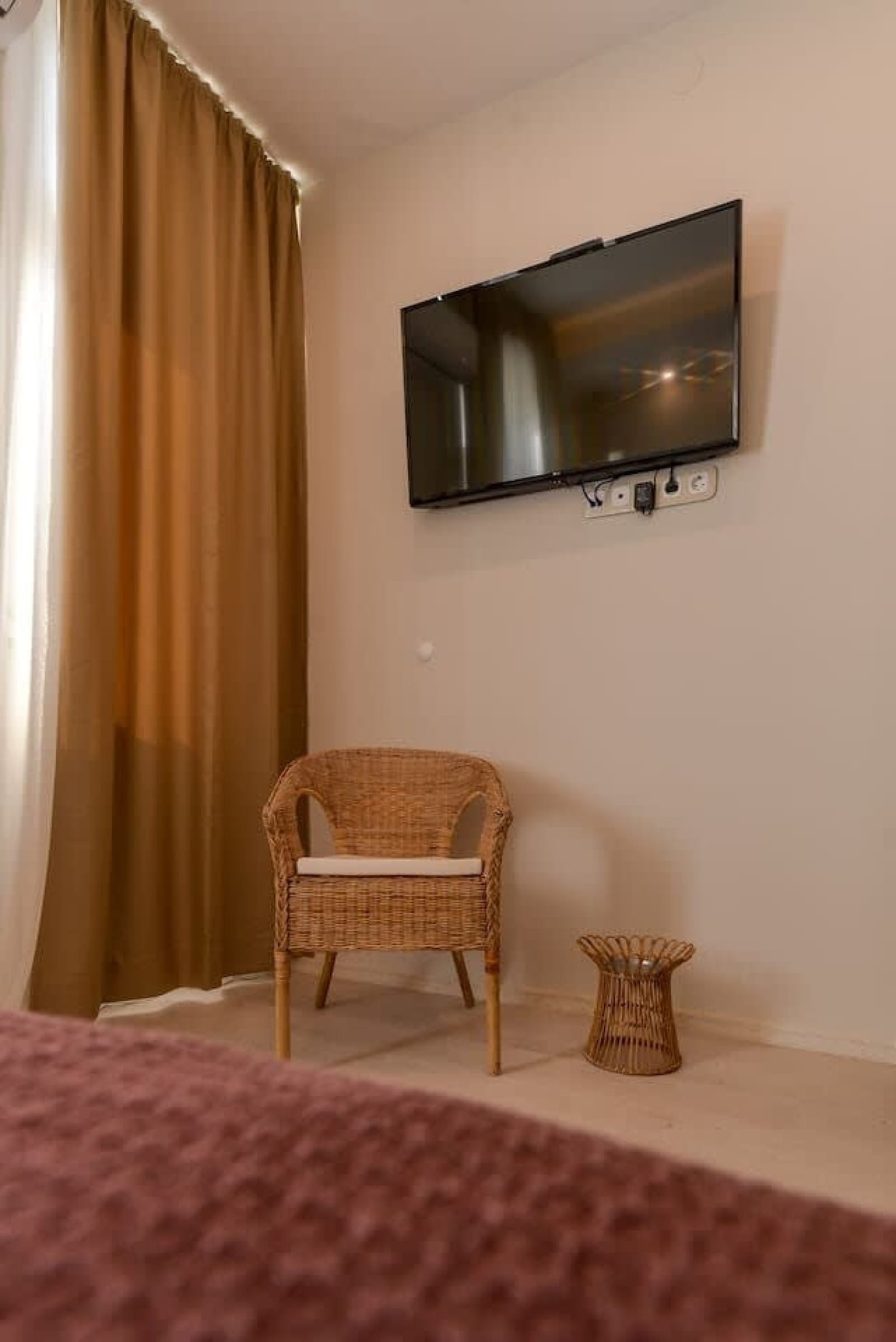 Modern &amp; Cozy 1BD Apartment near Serdika - Photo 17