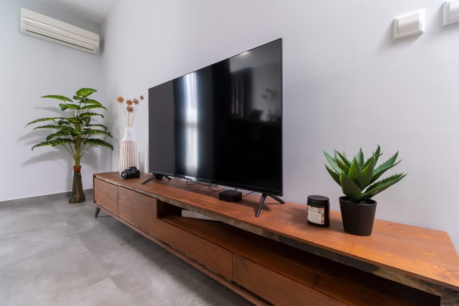 Central Plovdiv: Modern 1BR with Netflix &amp; Balcony - Photo 39