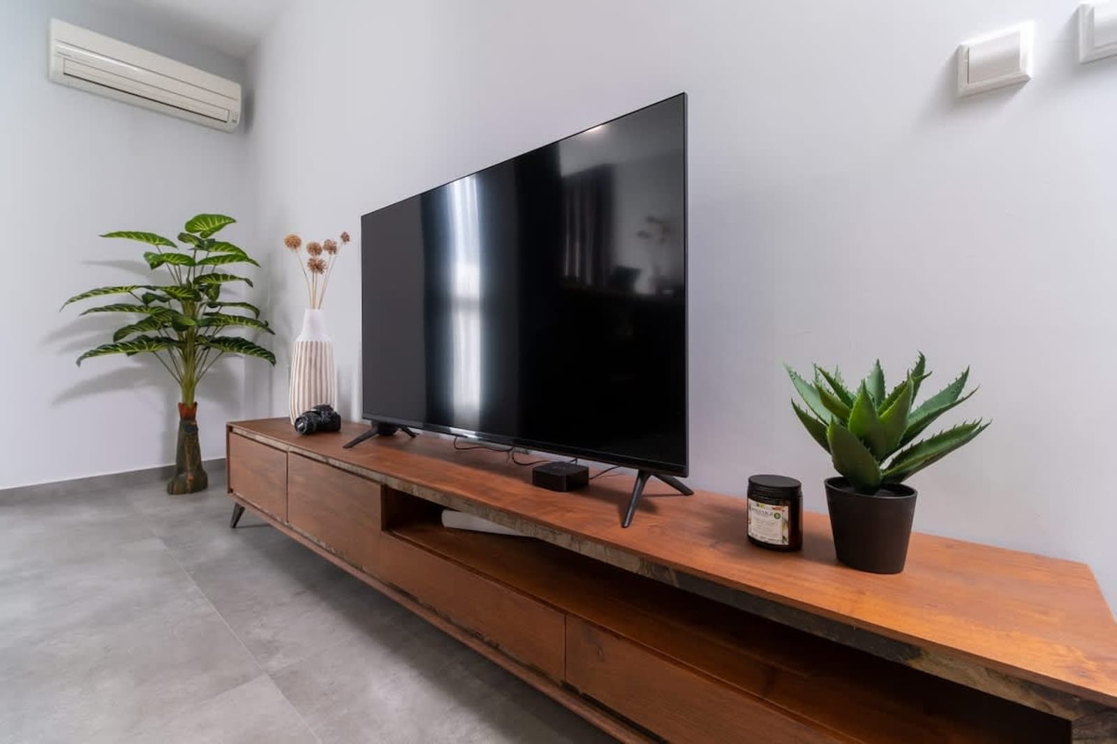 Central Plovdiv: Modern 1BR with Netflix &amp; Balcony - Photo 39