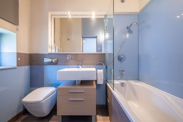 Spacious & Modern 2BD/2BA Flat | Prime Location