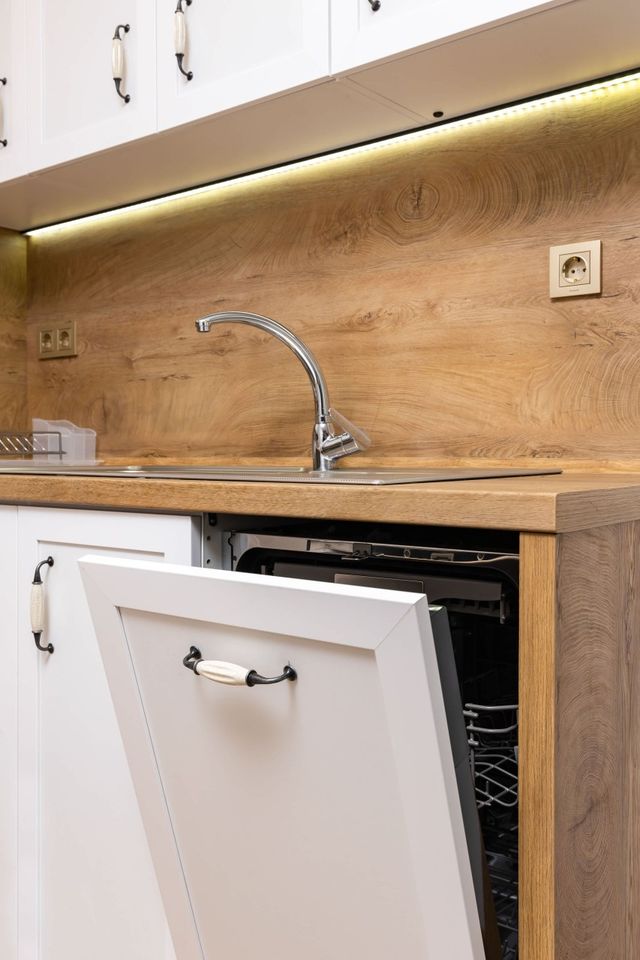 The Modern Wood Suite