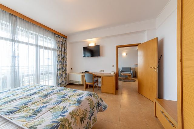 Deluxe Two Story Apartment in the Flamingo Grand Hotel