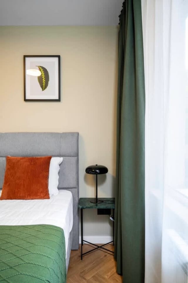 Modern&Central 2-BD with Parking