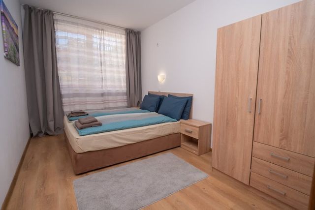 Spacious 2BD Apart. Walk to City Centre