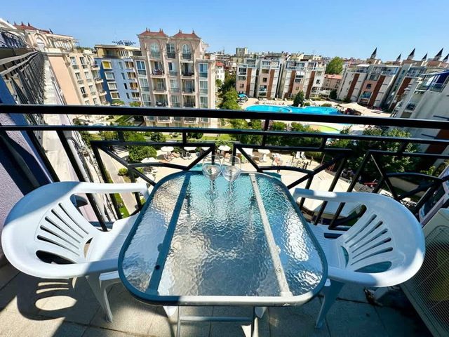 Cozy  pool view apartment on complex Rainbow 3