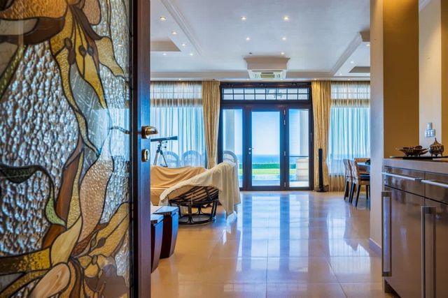 Luxury Villa with Pool- 4 Bedrooms in BlackSeaRama