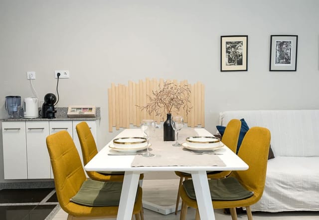 Chic 1BD Flat in St Constantine &amp; Helena Complex - Photo 2