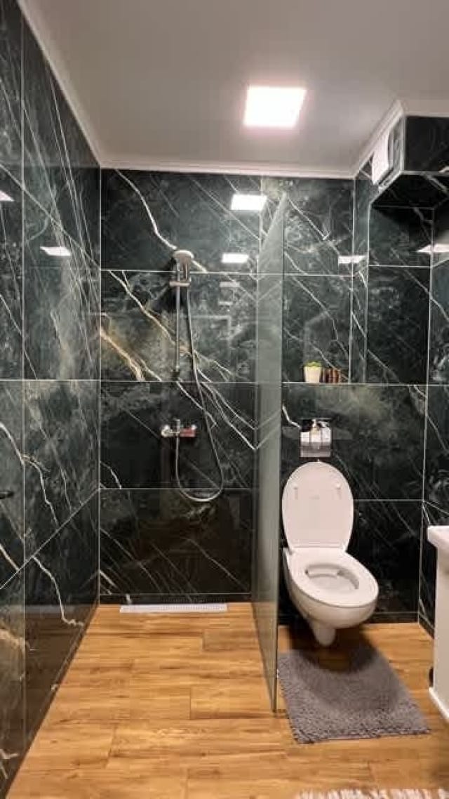 City Center Charm: 2BR Apartment