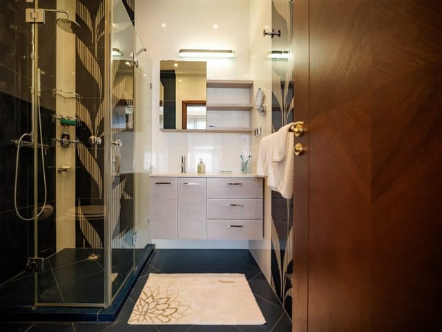 Luxury Villa with Pool- 4 Bedrooms in BlackSeaRama