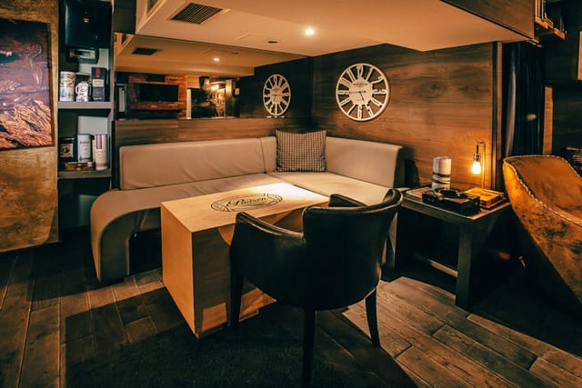 Whiskey bar - Photo 3