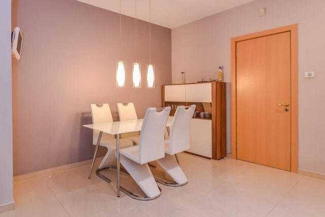 Extravaganzzo - Super Central One Bedroom Modern