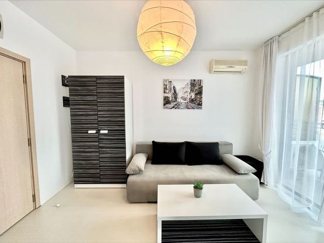 Cozy Rainbow 3  studio pool view