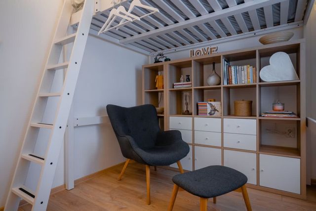 Modern 2BD Flat with Prime Location and Workspace