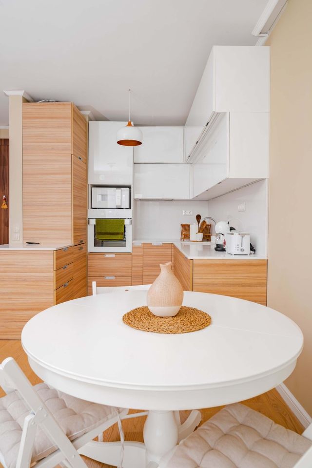 Sunny 1BR with Balcony