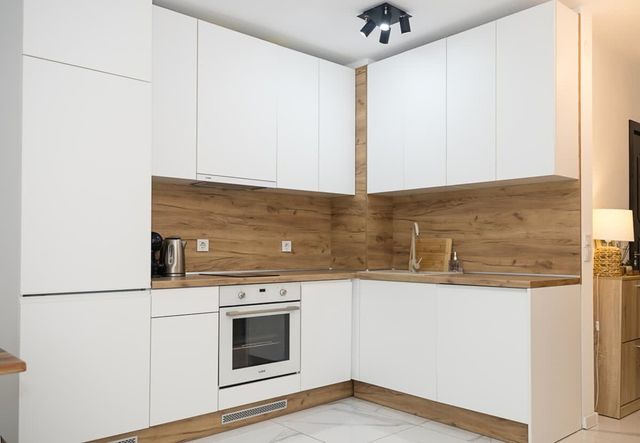 BuenaVista | Modern Comfort near Varna City Center - Photo 4