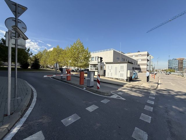 Big 5 Story Parking with security