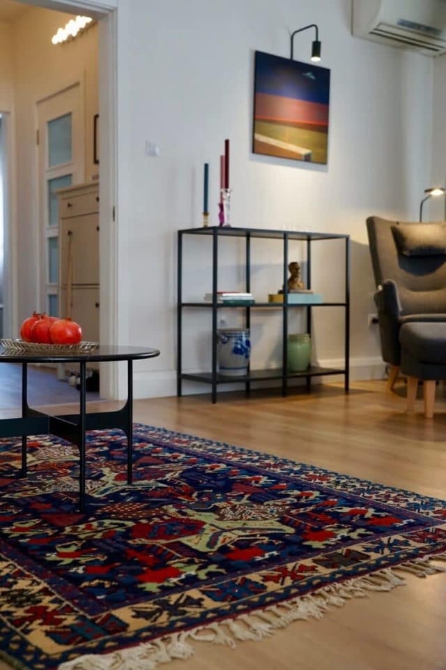 A French affair. With parking, style and elegance.