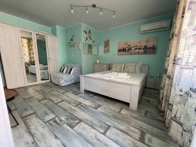 Bright 1BD Apartment with Nice Terrace