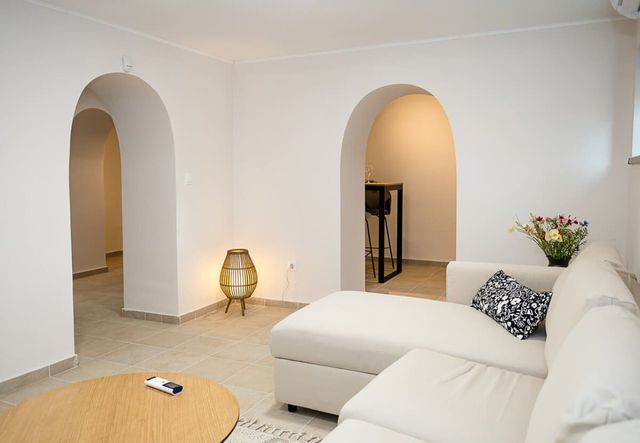 Private Villa with 5BD, Pool & Stunning Sea Views