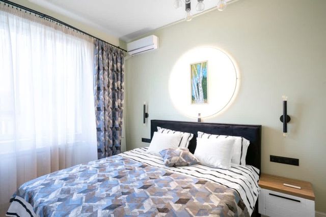 Urban Charm & Comfort - Chic 2BD in Prime Location