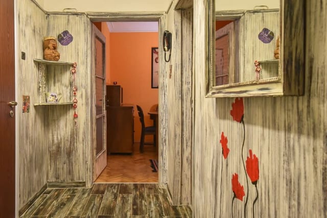 Vintage Spot - Colorful One-Bedroom Apartment