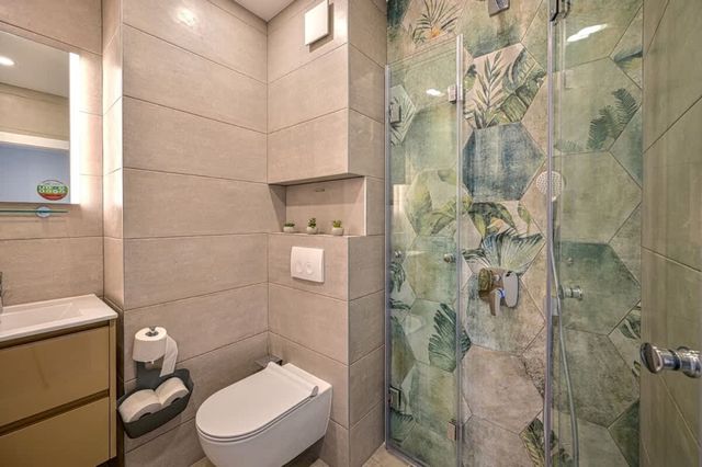 Tropicana Penthouse – 1BD Free parking