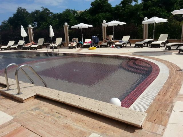 River Park Superior Studio with pool view