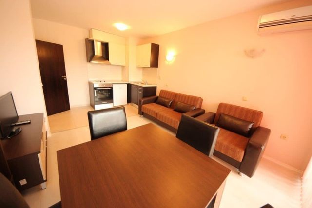 Sunny Apartment with terrace in Horyzont