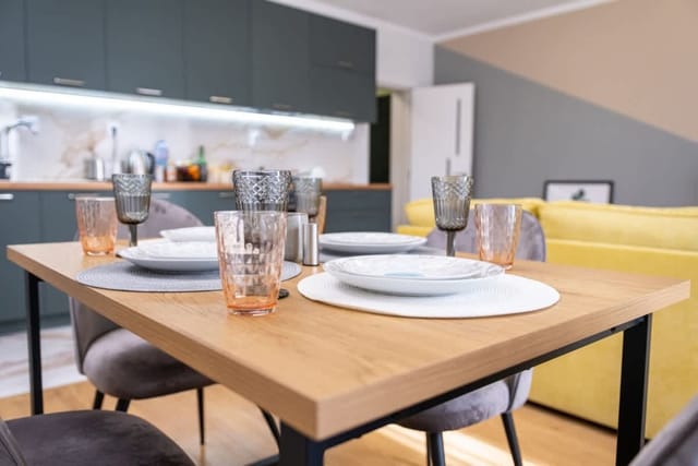 City Center Perfect: 1BR Apartment