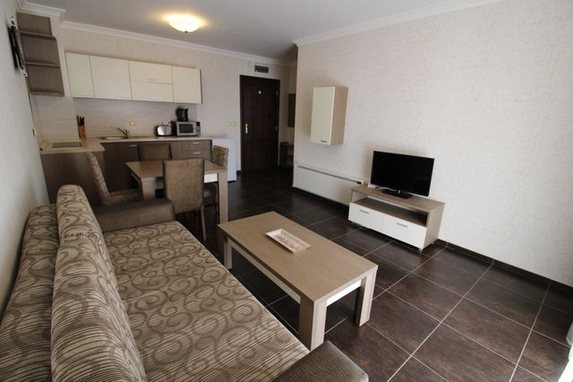 Comfortable Apartment With Sea View in Dolce Vita 2