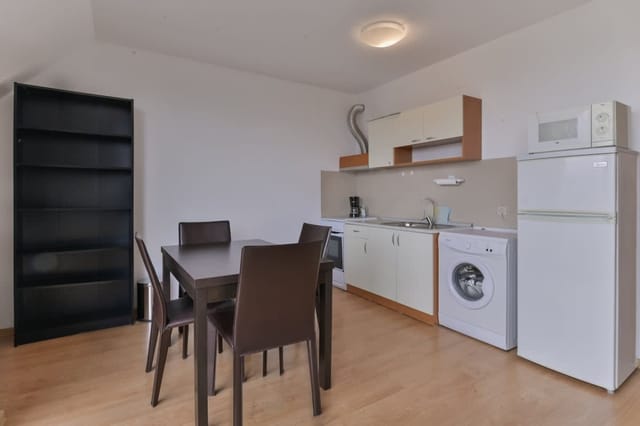 One-Bedroom Maisonette with Spacious Terrace