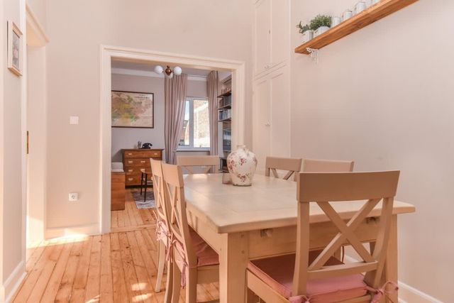 Chez Marie - Cozy One-Bedroom with Balcony