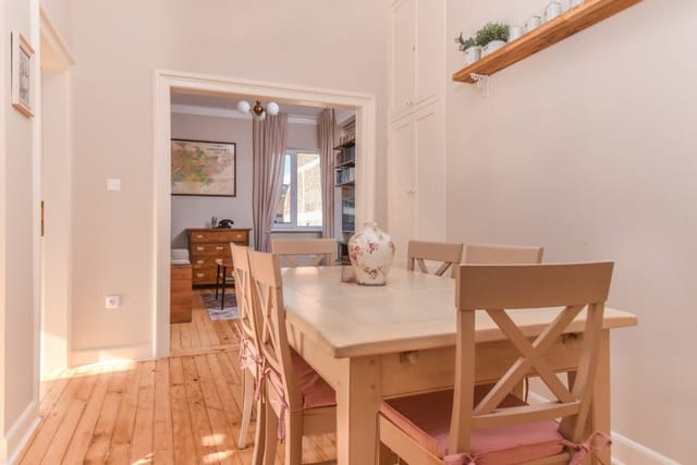 Chez Marie - Cozy One-Bedroom with Balcony