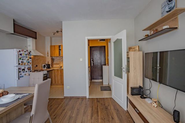 Modern 1BR Apt – Top Location, 4 min to Metro