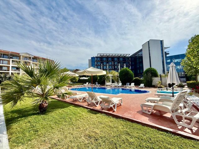 Cozy 1-Bedroom Apartment in Royal Bay