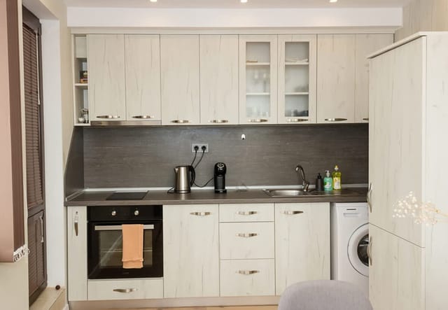 Seaview Haven: Elegant 2BD Flat in Balchik - Photo 4