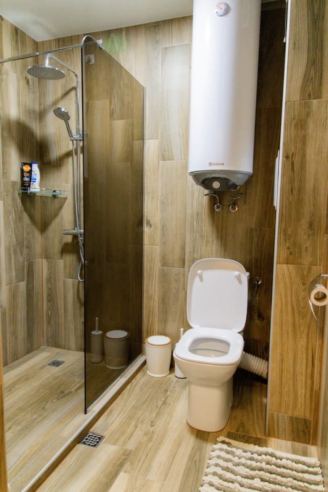 1BD Retreat with Balcony in Vibrant Varna District