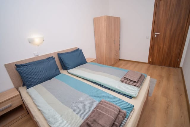 Spacious 2BD Apart. Walk to City Centre