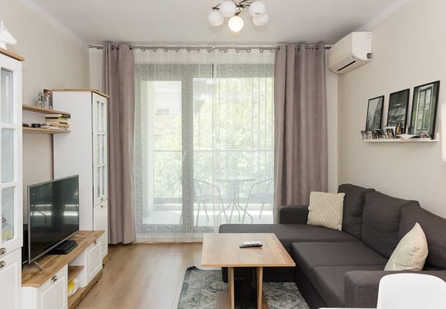 Primorki Park 1BD Flat with Desk & Balcony