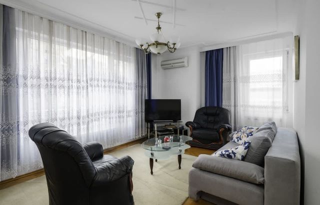 Cozy 2BD Apartment close to South Park