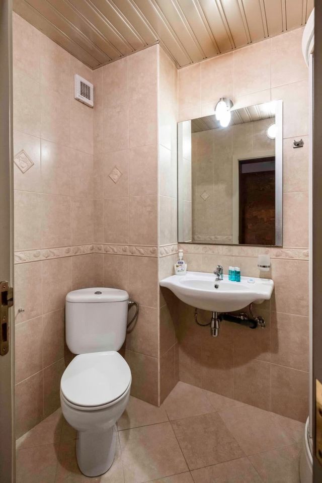 Vintage and Cozy 2BD/2BA Flat in Prime Location