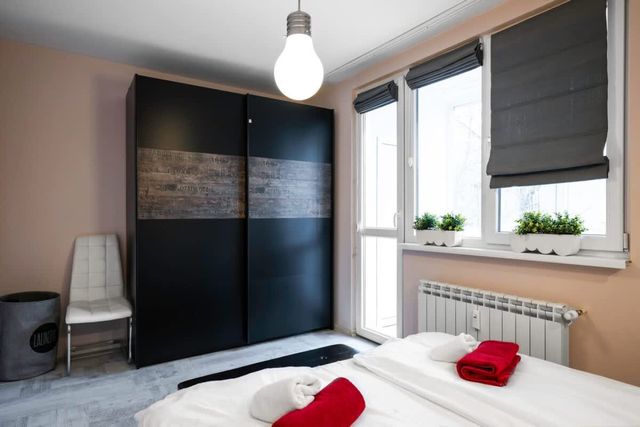 Bright & Central 1BD Flat - Dedicated Work Space