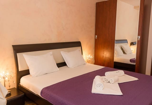 Varna Gem: 2BD Flat with Sunny Balcony